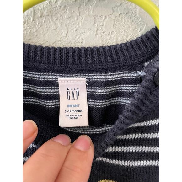 Baby Gap boys 6-12 month , 9 Month Sweater Blue Yellow Striped Knit - Picture 2 of 4